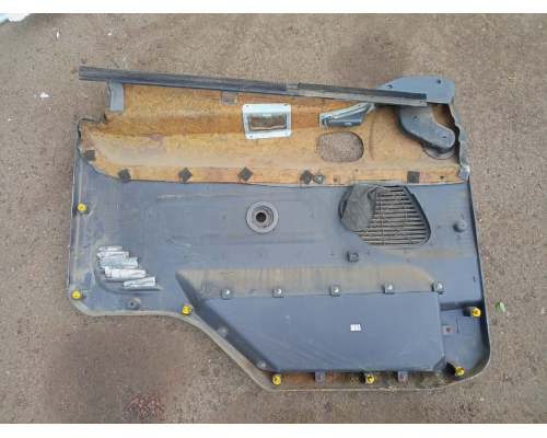Обшивка двери левая HD120-1000, 811017A016 Hyundai Б/у
