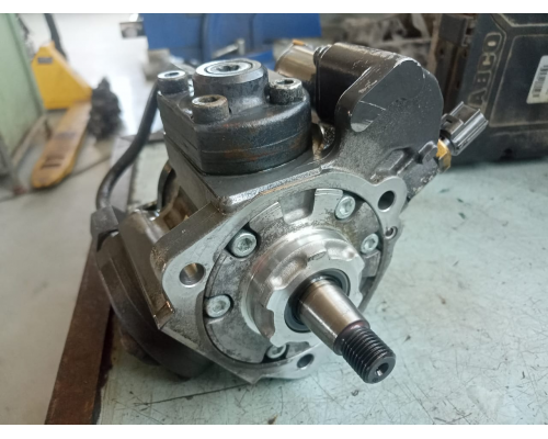 Топливный насос (ТНВД) D6GA euro 5, 3310052701 Hyundai Б/у