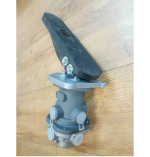 Педаль тормоза (кран  тормозной) HD120 euro 4, 593008D000   Hyundai    Новое